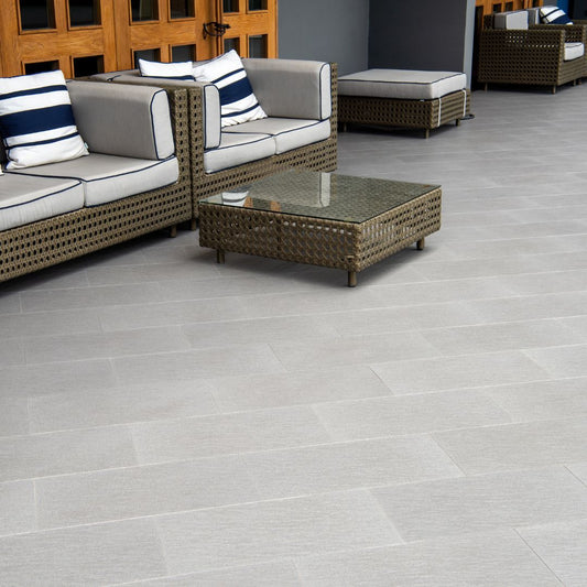 Les tendances en matière de carrelage extérieur pour balcon et terrasse